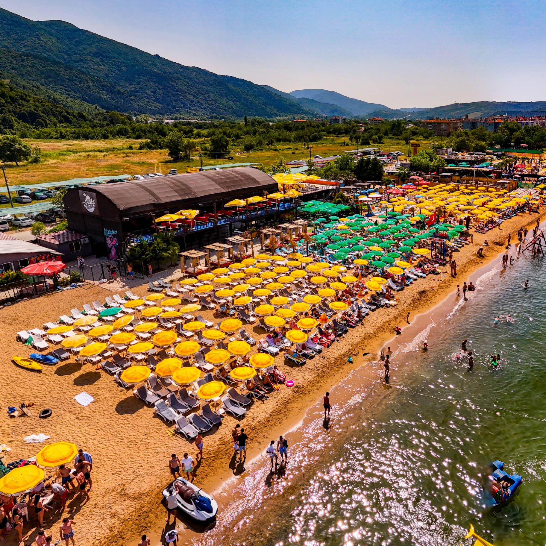 Arkadaş Beach Club sahil